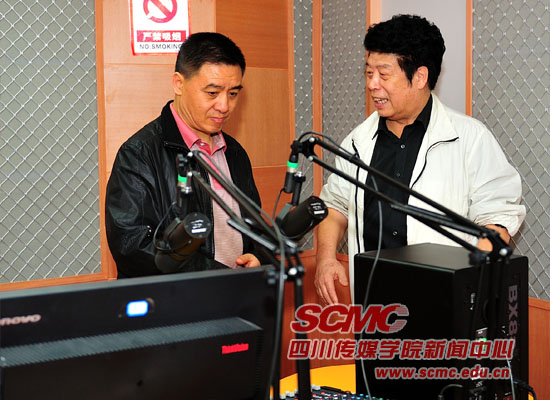 王康副厅长考察学院录音棚