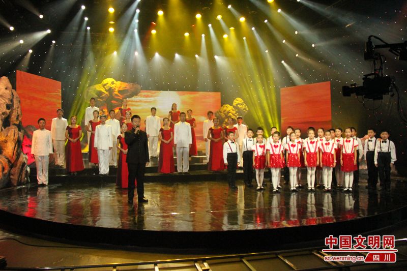 播音系学生代表学院参加《2013年全省中华经典诵读会》节目录制