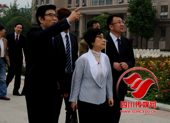 韩国济州观光大学校长金性圭一行到学院访问