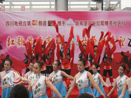 理工学子唱响红歌爱国精神世代传承