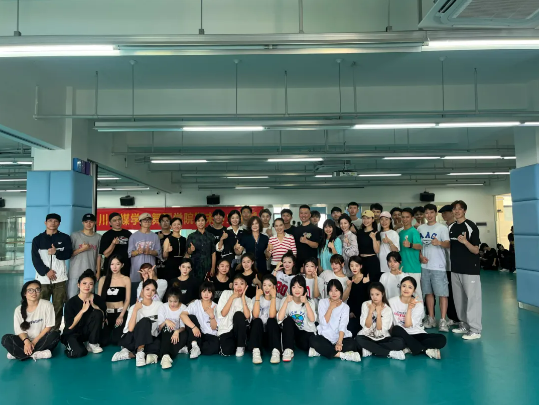 韩国清州大学电影系教授李仁淑到访舞蹈学院共探艺术交融